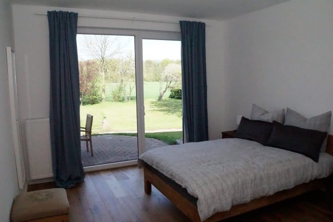 Zimmer eins